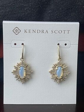 NWT Kendra Scott Grayson Sun Earrings Gold